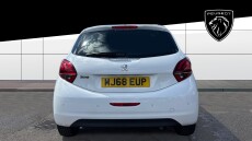 Peugeot 208 1.2 PureTech 82 Signature 5dr [Start Stop] Petrol Hatchback